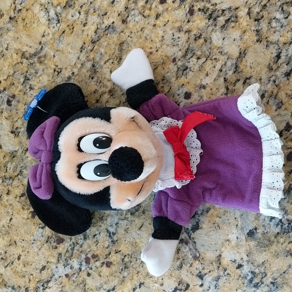 NWT vintage Minnie Mouse puppet